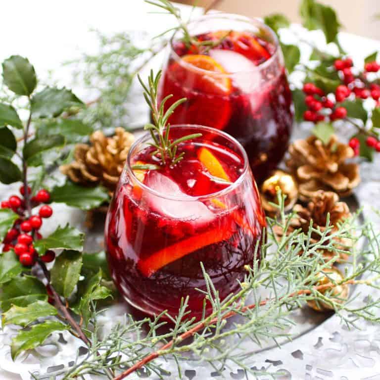 2 glasses of holiday cocktail