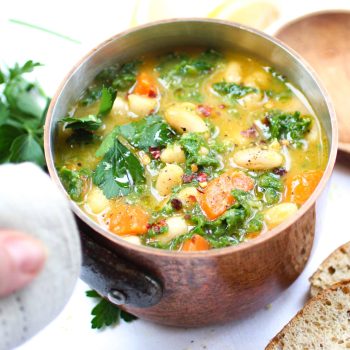 Delicious and Easy Vegetable and White Bean Soup