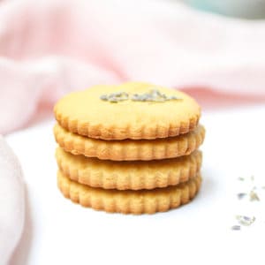 Crisp and "buttery" shortbread cookies