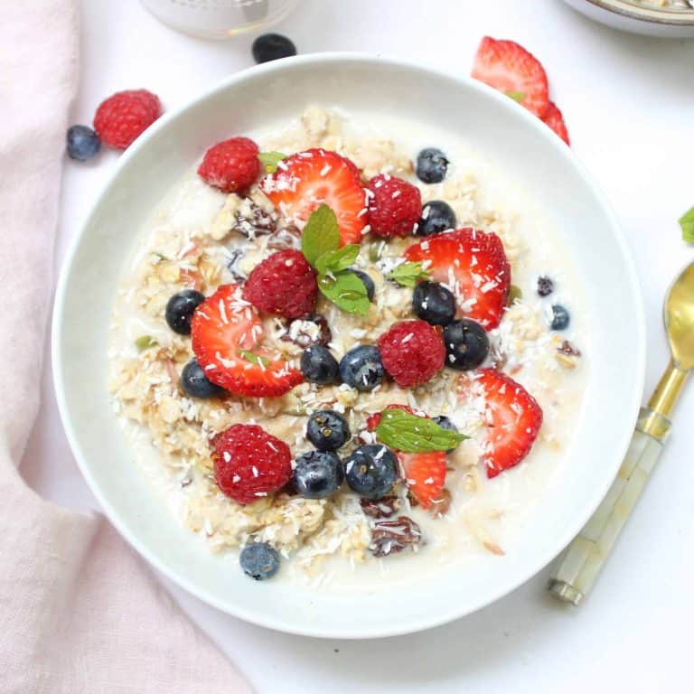 A beautiful bow of vegan Bircher Muesli