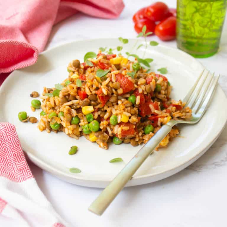 A plate of 15 Minute Spanish Rice